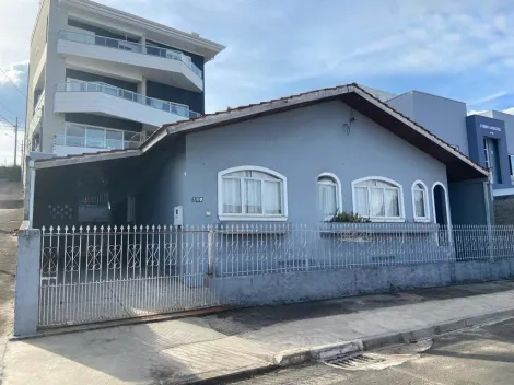 Alugar Casa / Padrão em Castro. apenas R$ 2.200,00